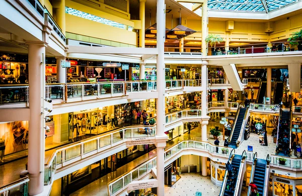 The interior of The Gallery in the Inner Harbor of Baltimore, Ma — Stock Photo, Image