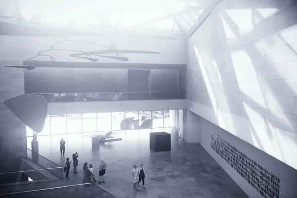 The interior of the East Building of the National Gallery of Art — Stock Photo, Image