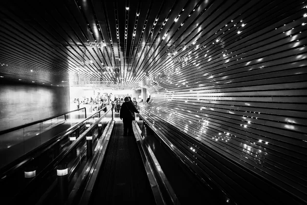 Underground moving walkway at the National Gallery of Art, in Wa — Stock Photo, Image