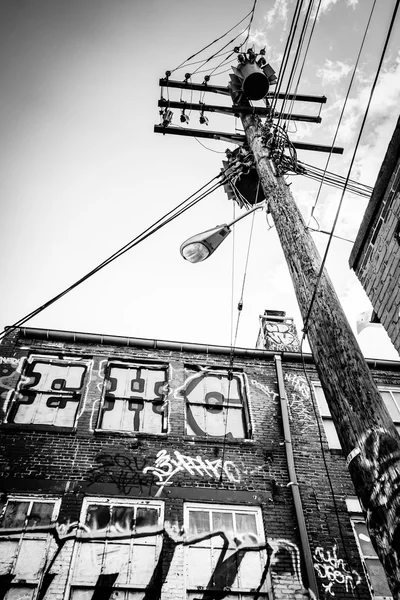 Utility pole in Graffiti Alley, Baltimore, Maryland. — Stock Photo, Image