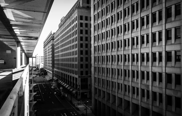 Вид на 11-ю улицу в центре города Уилмингтон, Делавэр, с C — стоковое фото