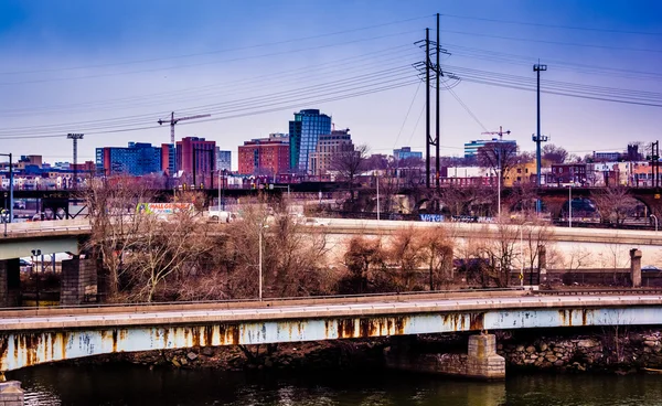 Visa broar över schuylkill floden och västra philadelphia, — Stockfoto