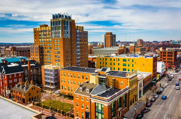 View of buildings at the University of Maryland from a parking g — Stock Photo, Image