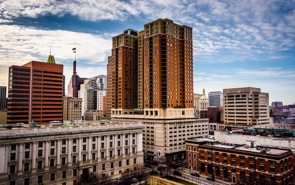 Vista de edificios desde un garaje en el centro de Baltimore, M — Foto de Stock