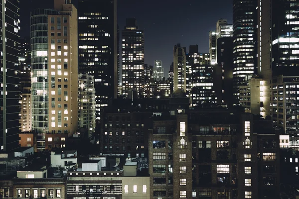 Vista de edifícios no bairro Turtle Bay à noite, a partir de — Fotografia de Stock