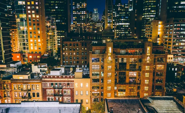 Bay kaplumbağa mahalledeki binaları geceleri gelen görüntüleyin. — Stok fotoğraf