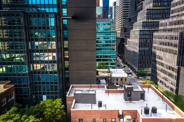 View of buildings in the Turtle Bay neighborhood, from a rooftop — Stock Photo, Image