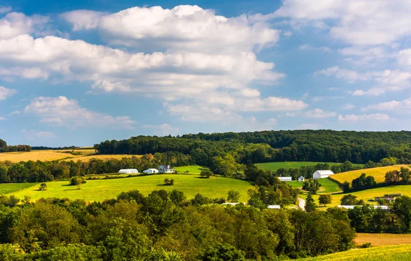 Pohled z farem a zvlněné krajiny venkova york county, pennsy — Stock fotografie