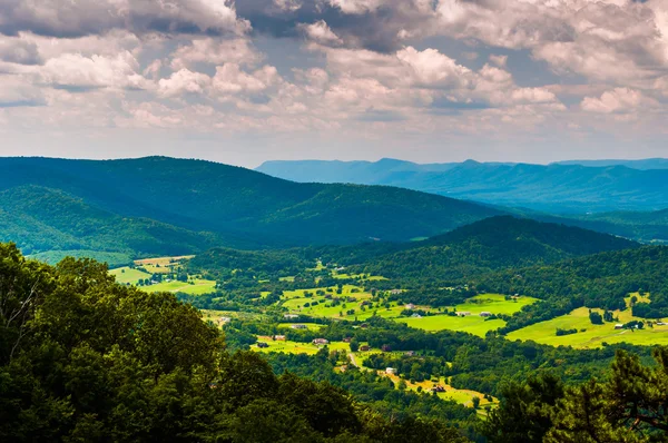 Widok z doliny shenandoah od gród jazdy w shenandoah n — Zdjęcie stockowe