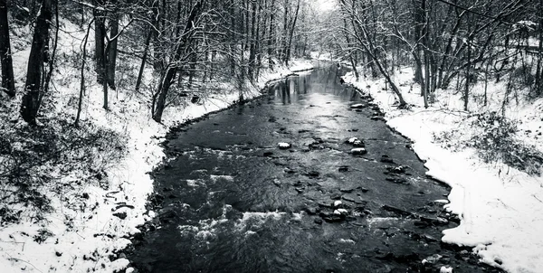 Vista de inverno de Gunpowder Falls em Baltimore County rural, Maryla — Fotografia de Stock