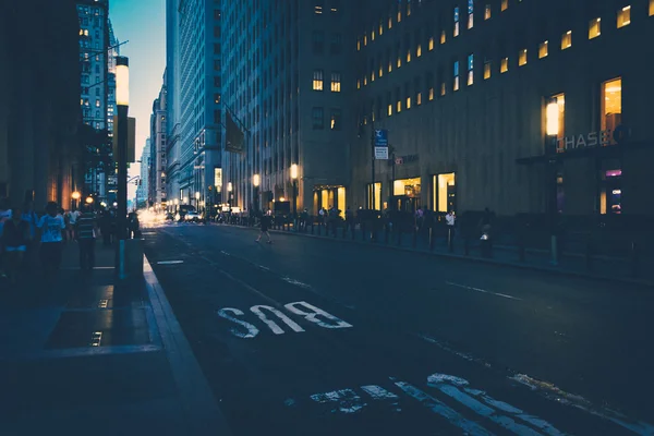 Una calle en Lower Manhattan, Nueva York . —  Fotos de Stock