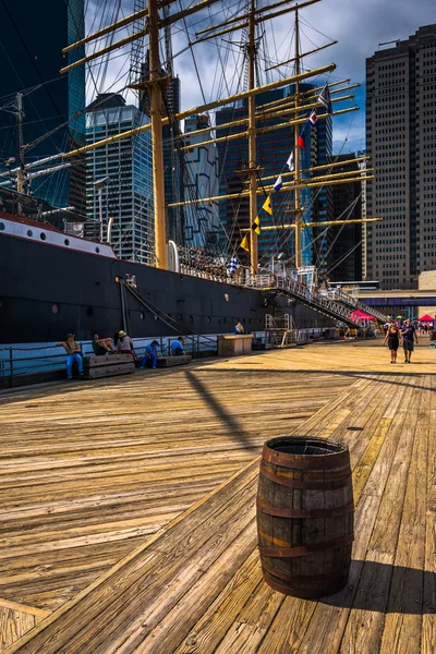 namlu ve gemi iskelesi 15, manhattan'ın Güney street seaport '
