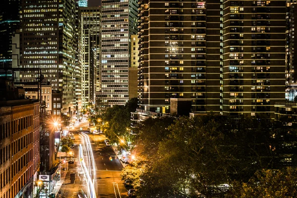 Vue de Pearl Street la nuit, depuis le pont de Brooklyn à Manha — Photo