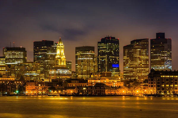 Boston skyline sett från lopresti park i east boston, massa — Stockfoto