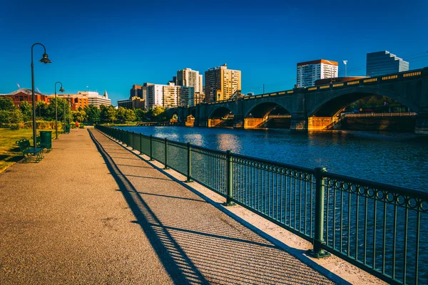 Charles river i north point park i boston, massachusetts. — Stockfoto