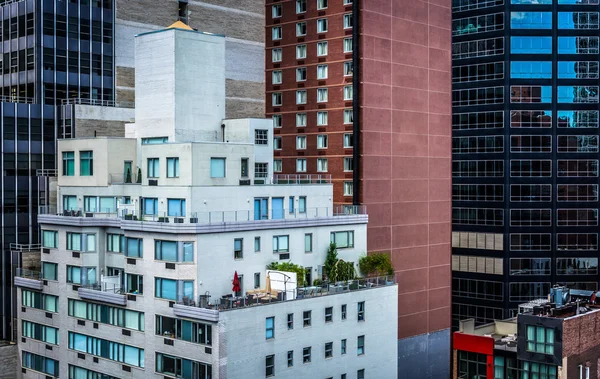 View of buildings in the Turtle Bay neighborhood, from a rooftop — Stock Photo, Image