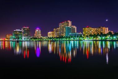 West Palm Beach, Florida, gece manzarası. 