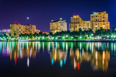 West Palm Beach, Florida, gece manzarası. 