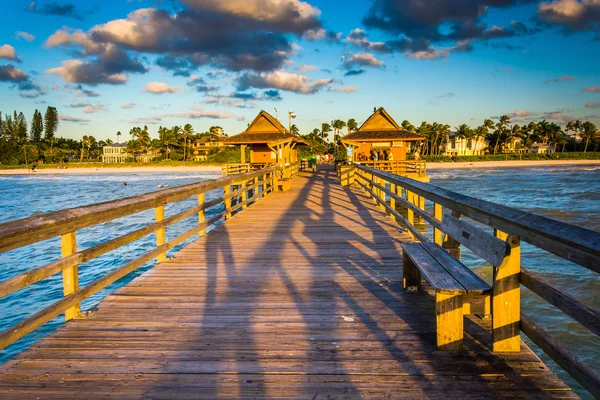 Evening light on the fishing pier in Naples, Florida. — Stock Photo, Image
