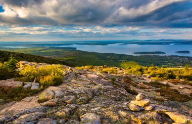Caddilac dağın Acadia Milli Parkı'nda, Mai görünümünden akşam