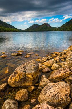 Jordan Pond ve kabarcıklar Acadia Milli Parkı'nda, Mai görünümünü