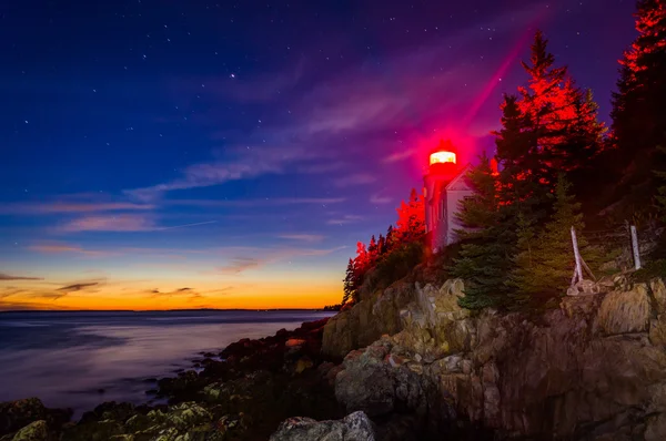 Bass Harbor fyren på natten, i Acadia National Park, Maine. — Stockfoto