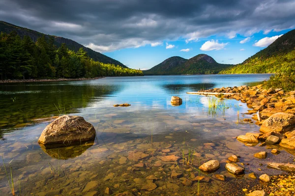 Jordan Pond and view of the Bubbles in Acadia National Park, Mai — Stock Photo, Image