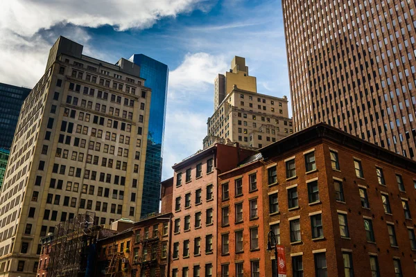 Edifici nel quartiere finanziario di Manhattan, New York . — Foto Stock