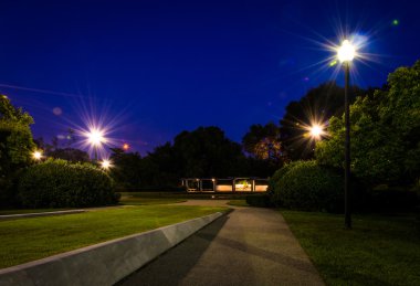 George Mason anma töreninde Washington, Dc gecede yolu. 