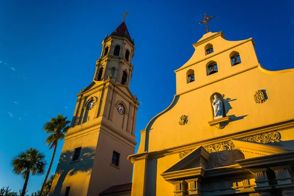 Evening light on the Cathedral Basilica in St. Augustine, Florid — Stock Photo, Image