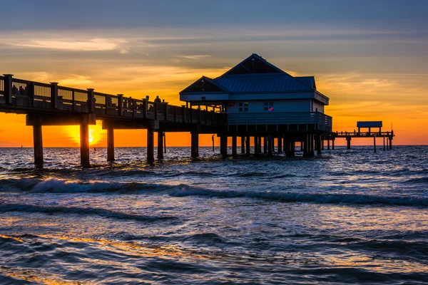 Píer de pesca no Golfo do México ao pôr do sol, Clearwater Beach , — Fotografia de Stock