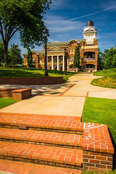 Ayuntamiento y el Town Green en el centro de Duluth, Georgia . — Foto de Stock