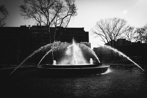 Fuentes en Franklin Square en Filadelfia, Pennsylvania . — Foto de Stock