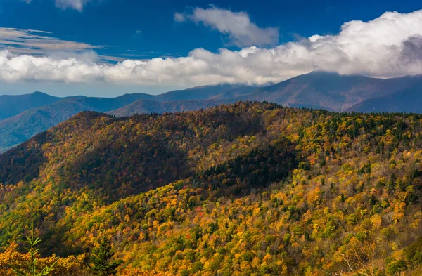 View of autumn color in the Appalachian Mountains from the Blue — Stock Photo, Image