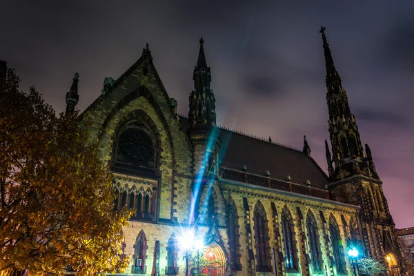 Mount Vernon Place Iglesia Metodista Unida por la noche en Baltimore — Foto de Stock