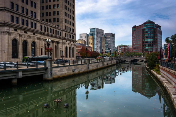 Edificios a lo largo del río Providence en Providence, Rhode Island — Foto de Stock