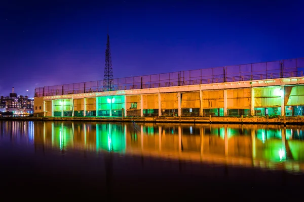 The abandoned Broadway Recreation Pier at night in Fells Point B — Stock Photo, Image