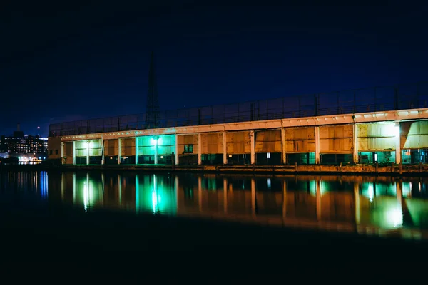 Il Broadway Recreation Pier abbandonato di notte a Fells Point B — Foto Stock