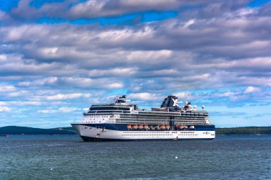 Cruise gemi Bar Harbor, Maine görülen Fransız Bay,.