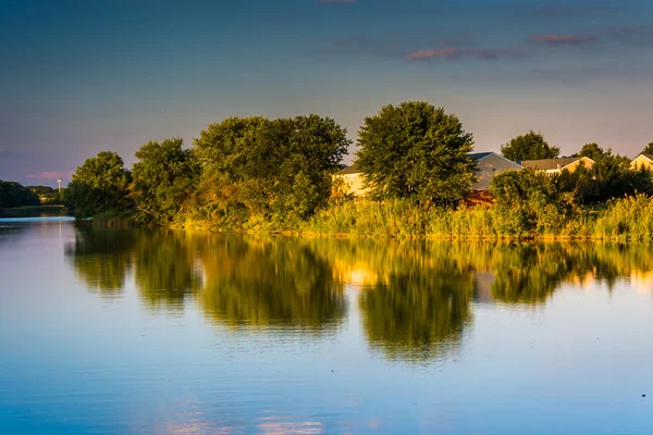 Vista nocturna de Duck Creek en Essex, Maryland . — Foto de Stock