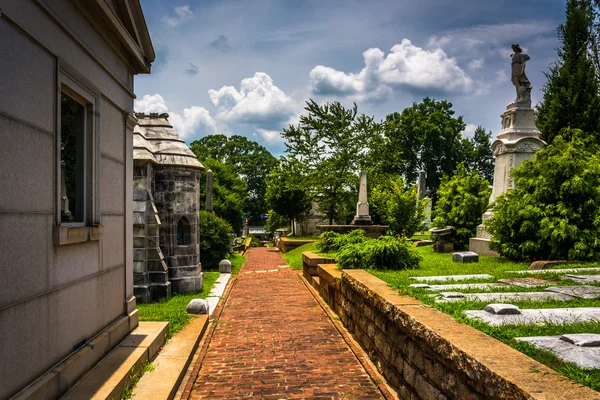 Graves and mausoleums at Oakland Cemetary in Atlanta, Georgia. — Stock Photo, Image