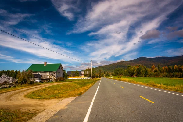 Carretera en Jefferson rural, New Hampshire . — Foto de Stock