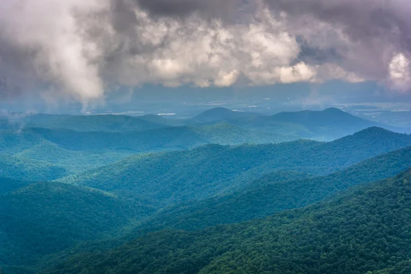 blue ridge parkway Kuzey c Uzak dağlardan görünümünü