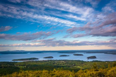 Caddilac dağın Acadia Milli Parkı'nda, Mai görünümünden akşam