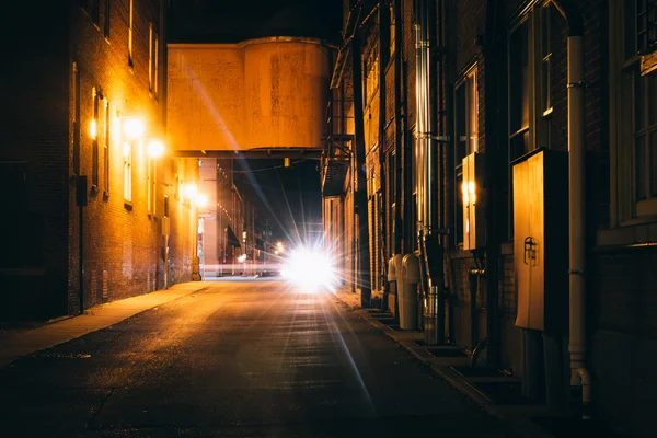 Beco escuro à noite em Hanôver, Pensilvânia . — Fotografia de Stock