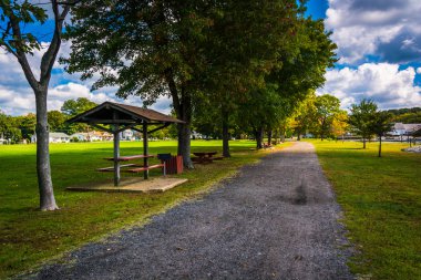 Kuzey Doğu, Maryland yılında Kuzey Doğu topluluk Park yolu.