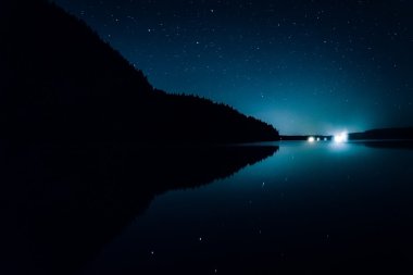 Echo Gölü, Acadia ulus yansıtan gece gökyüzünde yıldızlar