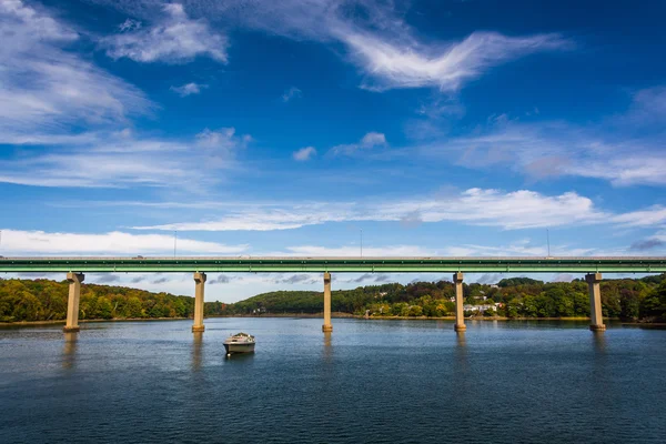 Bro över floden Passagassawakeag i Belfast, Maine. — Stockfoto