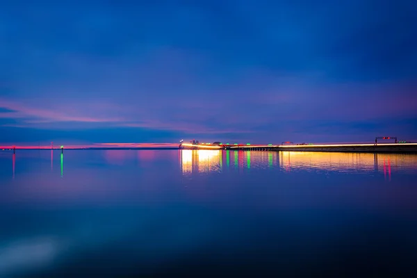 Kent ada, maryl görülen chesapeake Körfezi Köprüsü, gece, — Stok fotoğraf