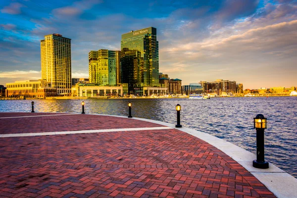 Skyscrapers in Harbor East, seen from the Waterfront Promenade a — Stock Photo, Image